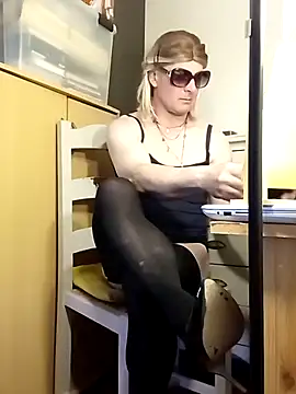 Snapshot of stephie83 chatting on 03.23.26 stephie83 online show from 03.23.26