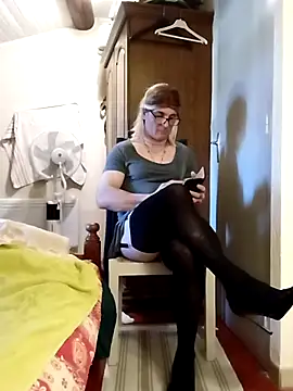 Snapshot of stephie83 chatting on 04.01.26 stephie83 online show from 04.01.26