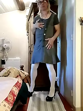 Snapshot of stephie83 chatting on 04.04.26 stephie83 online show from 04.04.26