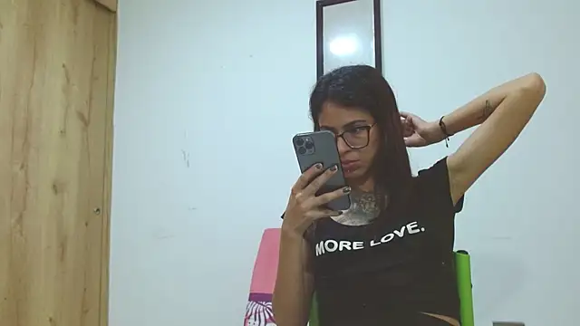 Emily Lopera online show from 05.30.26