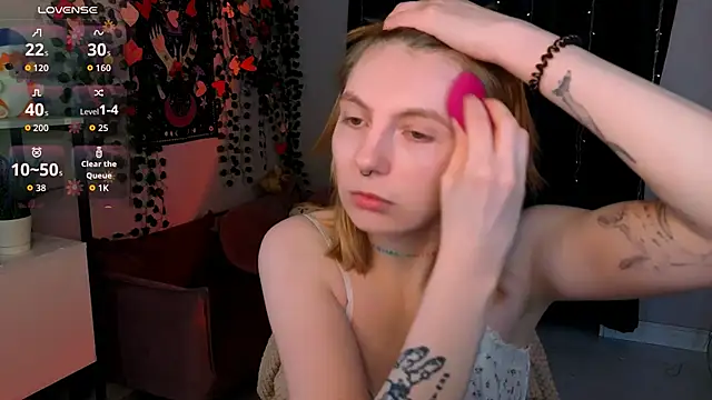 susie miu online show from 04.07.26