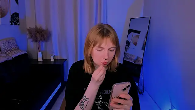 susie miu online show from 04.17.26