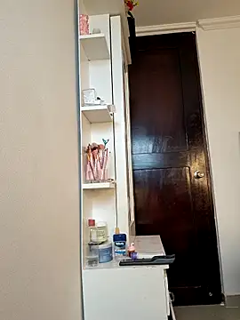 Mia Lauryn online show from 04.01.26