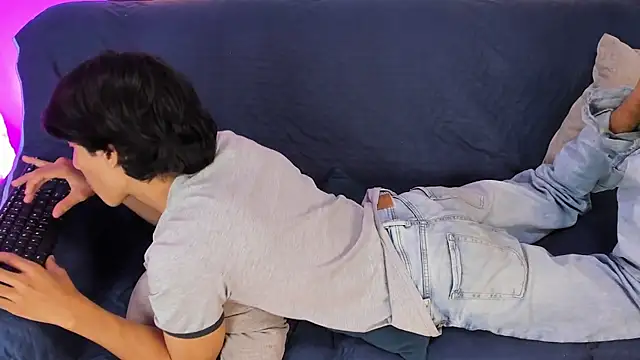 Snapshot of Cheys_Mast chatting on 03.18.26 Cheys Mast online show from 03.18.26