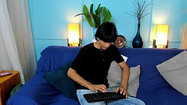 Snapshot of Cheys_Mast chatting on 03.22.26 Cheys Mast online show from 03.22.26