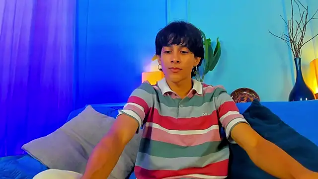 Snapshot of Cheys_Mast chatting on 03.27.26 Cheys Mast online show from 03.27.26