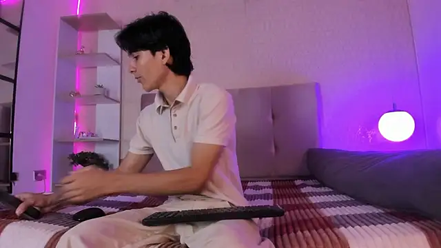 Snapshot of Cheys_Mast chatting on 04.02.26 Cheys Mast online show from 04.02.26