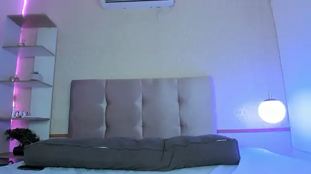 Snapshot of Cheys_Mast chatting on 04.05.26 Cheys Mast online show from 04.05.26