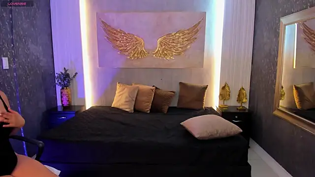 Emily-brown  online show from 04.10.26