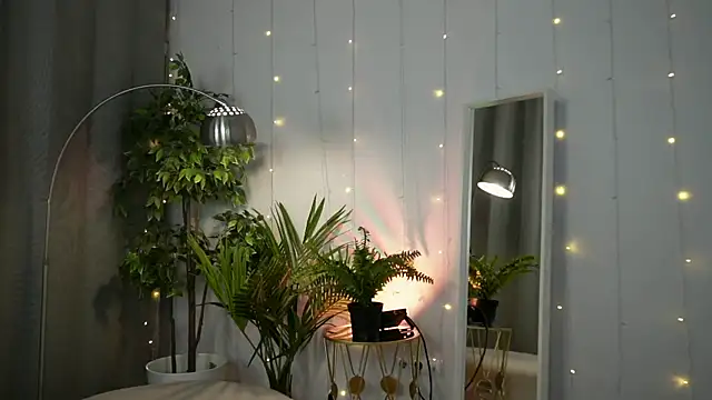 MsKionny online show from 04.07.26