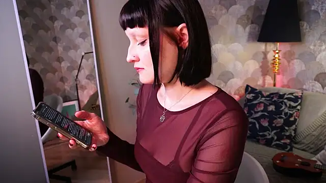 Velvet Lily online show from 04.05.26