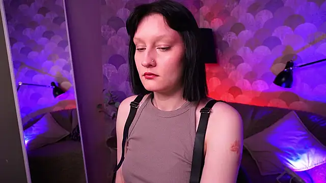 Velvet Lily online show from 04.14.26