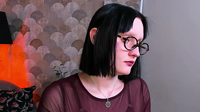 Velvet Lily online show from 04.21.26