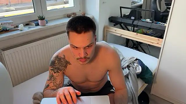 rommmika online show from 04.08.26