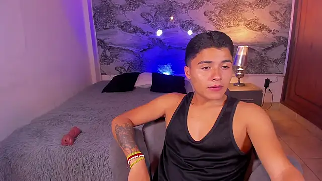 Liam Dustin online show from 04.10.26