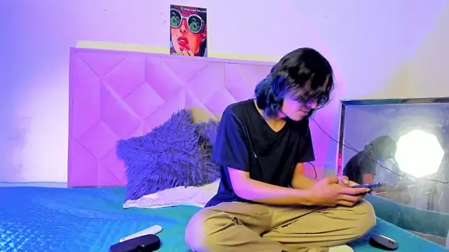 Noire boy online show from 04.12.26