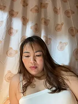 Snapshot of Milik-1022 chatting on 04.15.26 Milik-1022 online show from 04.15.26