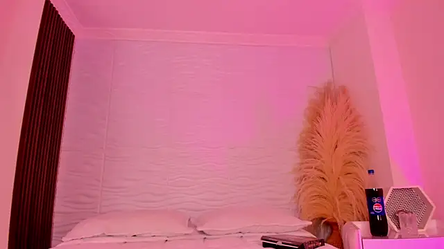 AlondraSoomer online show from 04.17.26