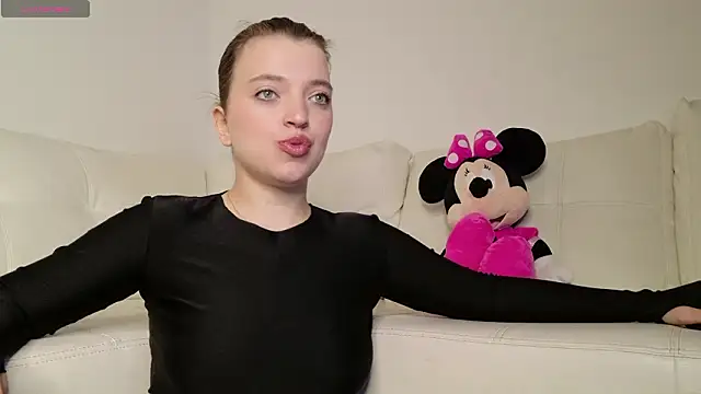 Snapshot of Minnie_mouse_18 chatting on 03.15.26 Minnie mouse 18 online show from 03.15.26