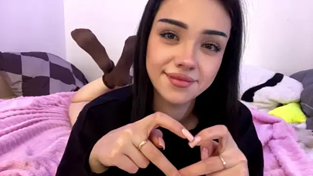 BeckyAurielle online show from 04.08.26