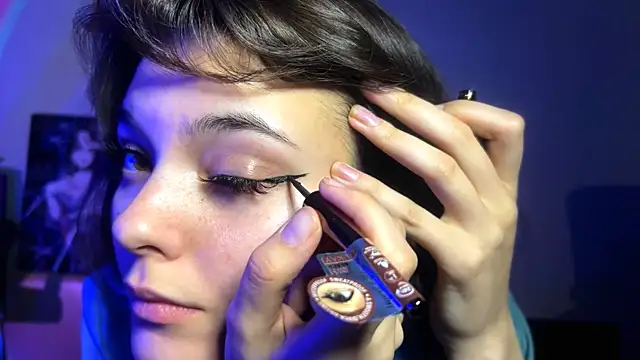 CareyDevan online show from 04.14.26