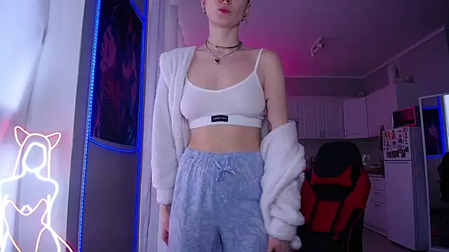 Hope Foxter online show from 04.03.26