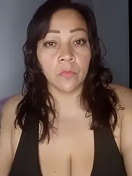 Naia queen25 online show from 04.07.26