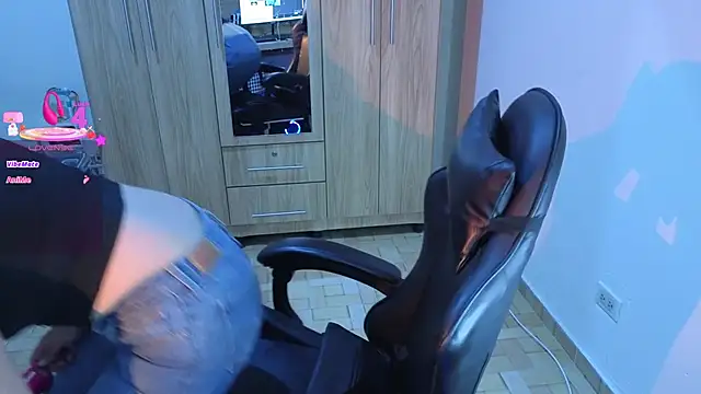 baby lee online show from 04.13.26