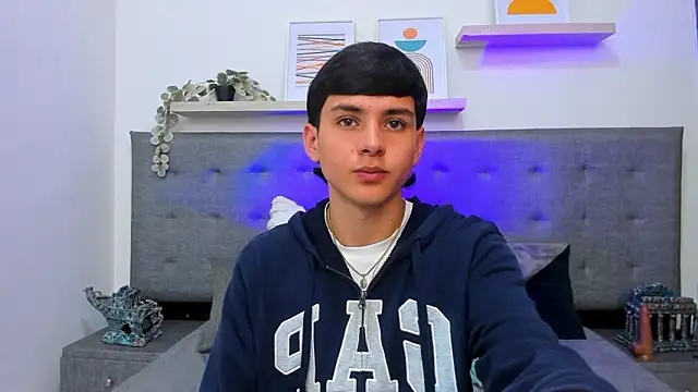 Andrew restrepoo online show from 04.13.26