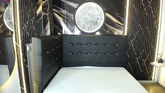 Karolynrousse  online show from 04.06.26