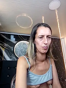 Karolynrousse  online show from 04.15.26