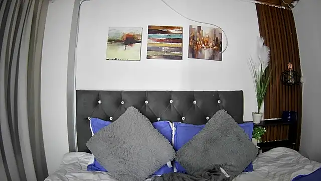 naughtycouplex  online show from 03.26.26