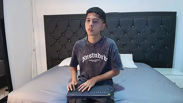 NohaDrake online show from 04.06.26