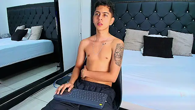 NohaDrake online show from 04.10.26