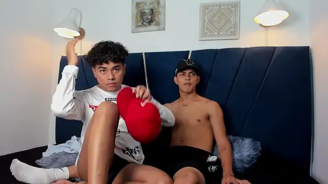 Enzo love18 online show from 04.16.26