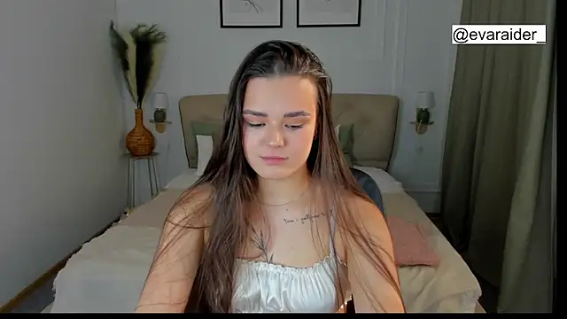 EvaRaider online show from 04.01.26