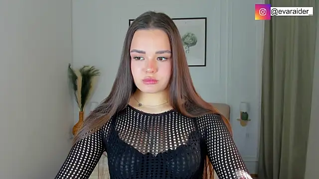 EvaRaider online show from 04.15.26