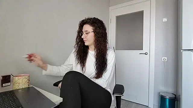 LaritaTocchio online show from 04.13.26