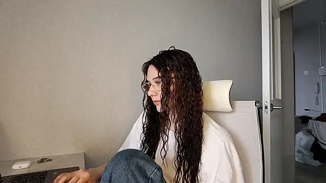 LaritaTocchio online show from 04.17.26