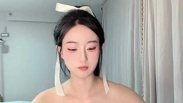 1X-yiyi online show from 04.15.26