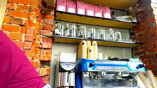 AnnWaddie online show from 04.15.26