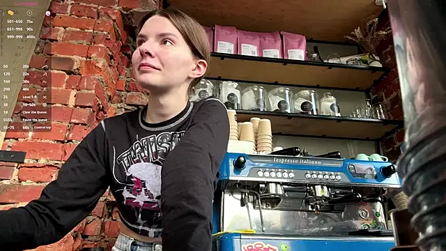 AnnWaddie online show from 04.17.26