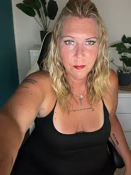 SuesseAurelie1 online show from 05.30.26