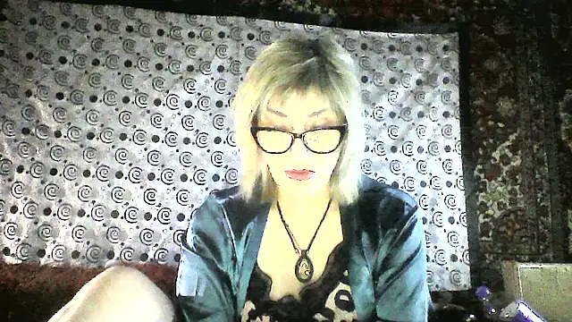 Lia Rayss online show from 03.20.26