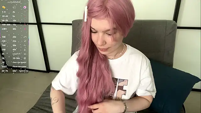 NerissaDeloria online show from 04.08.26