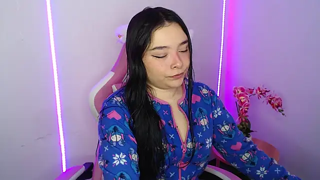 Snapshot of Nahia_Brm chatting on 03.28.26 Nahia Brm online show from 03.28.26