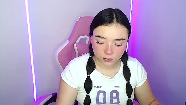 Snapshot of Nahia_Brm chatting on 04.16.26 Nahia Brm online show from 04.16.26