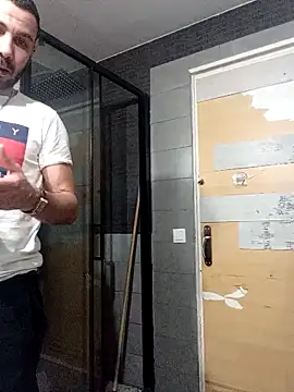 Snapshot of cristiamtentacion chatting on 03.18.26 cristiamtentacion online show from 03.18.26