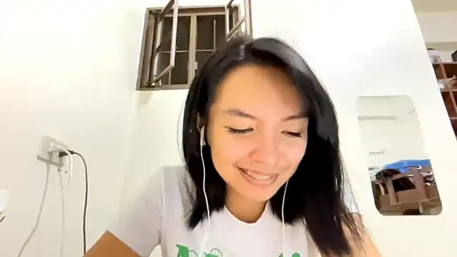 Snapshot of NoreenPierotti chatting on 04.08.26 NoreenPierotti online show from 04.08.26