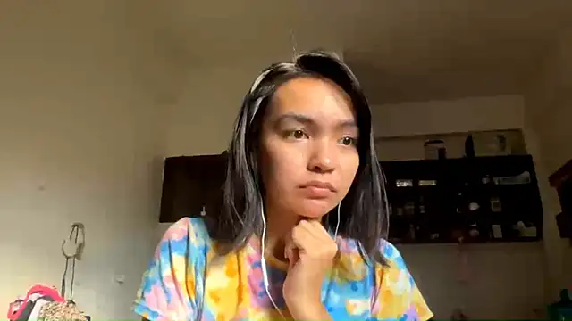 Snapshot of NoreenPierotti chatting on 04.14.26 NoreenPierotti online show from 04.14.26